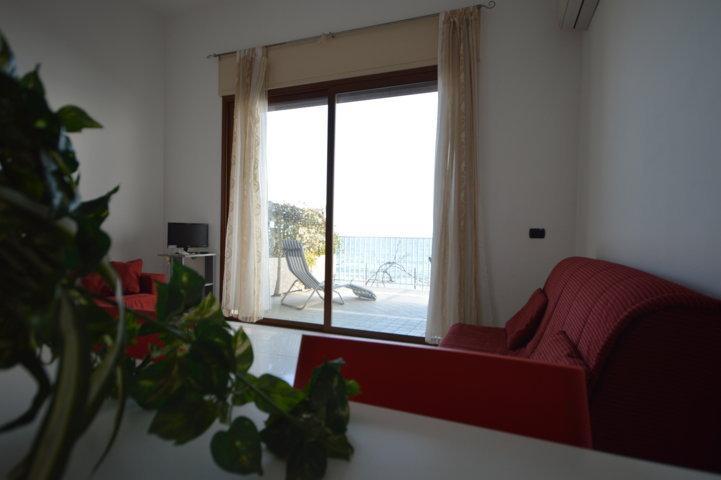 Riva Beach Apartment Рива-Лигуре Экстерьер фото